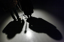 پرفورمنس «ما؛ سایه‌ها»، تعاملی میان مخاطب و هنرمند 